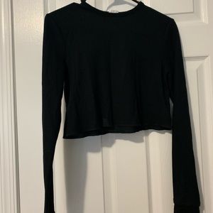 Long sleeve black crop top